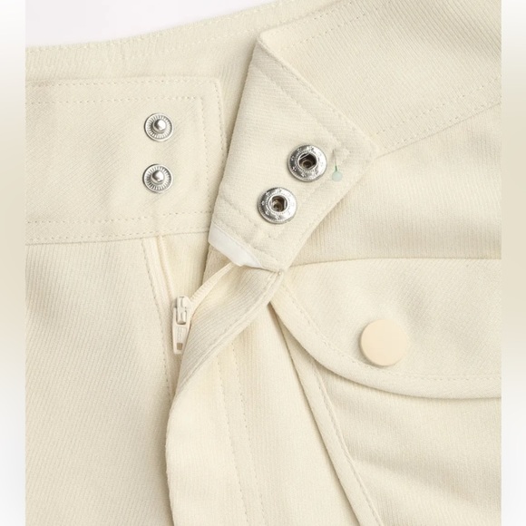 Solid mid waist button pocket shorts - Picture 4 of 6